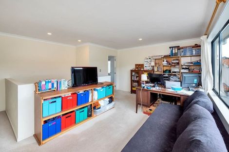 Photo of property in 62 Medallion Drive, Oteha, Auckland, 0632