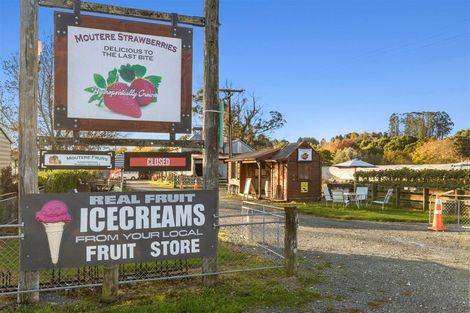 Photo of property in 20 Neudorf Road, Upper Moutere, 7175