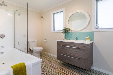 Photo of property in 50 Waitea Road, Muriwai, 0881