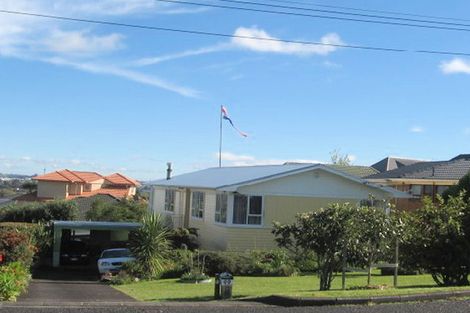 Photo of property in 99 Bradbury Road, Botany Downs, Auckland, 2010