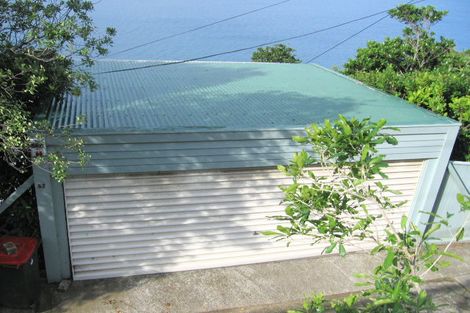 Photo of property in 48 Fortification Road, Karaka Bays, Wellington, 6022