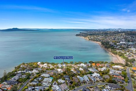Photo of property in 1/19 Churchill Road, Murrays Bay, Auckland, 0630