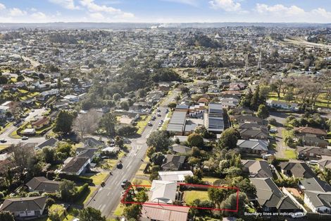 Photo of property in 8 Hewlett Road, Massey, Auckland, 0614