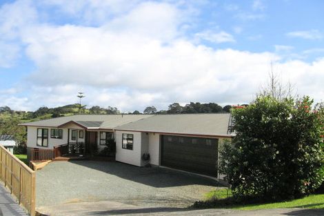 Photo of property in 23 Whaka Street, Maungaturoto, 0520
