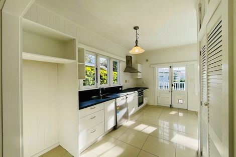 Photo of property in 60 Aroha Avenue, Sandringham, Auckland, 1025