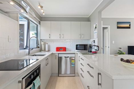 Photo of property in 1/33 Halberg Street, Glenfield, Auckland, 0629