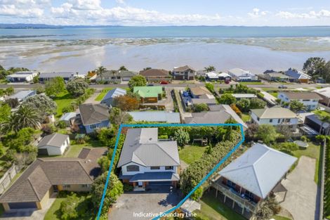 Photo of property in 37 Clarks Beach Road, Clarks Beach, 2122