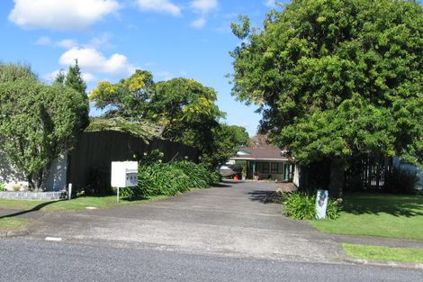 Photo of property in 13 Sheralee Place, Bucklands Beach, Auckland, 2014