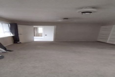 Photo of property in 48 Taikata Road, Te Atatu Peninsula, Auckland, 0610