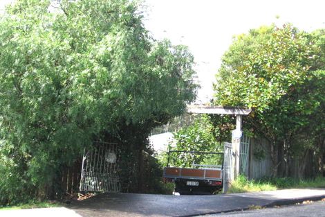 Photo of property in 26 Sunnyside Road, Sunnyvale, Auckland, 0612