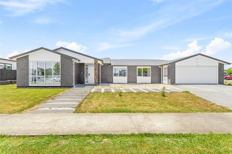 Photo of property in 6 Coote Way, Kumeu, 0810
