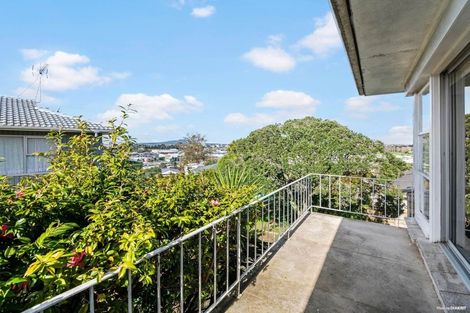 Photo of property in 2/31 Marcel Place, Glenfield, Auckland, 0629