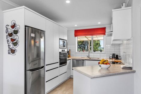 Photo of property in Waterview Estate, 18/4 Greystone Place, Omokoroa, 3114