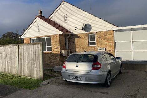 Photo of property in 174 Onewa Road, Northcote, Auckland, 0626