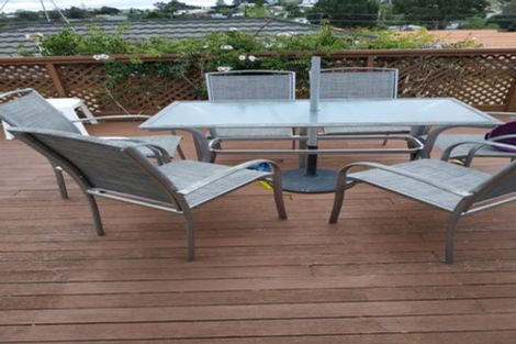 Photo of property in 1/12 Holiday Road, Stanmore Bay, Whangaparaoa, 0932