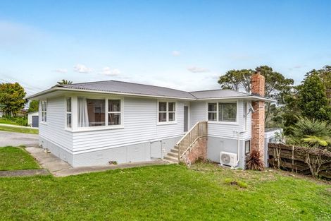 Photo of property in 194 Don Buck Road, Massey, Auckland, 0614