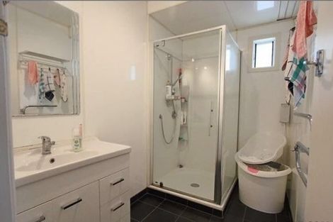 Photo of property in 27 Kohekohe Street, New Lynn, Auckland, 0600