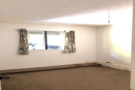 Photo of property in 28 Barker Rise, Northcross, Auckland, 0632