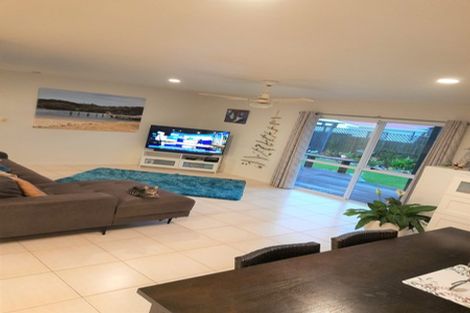 Photo of property in 36 Whitby Avenue, Whitianga, 3510