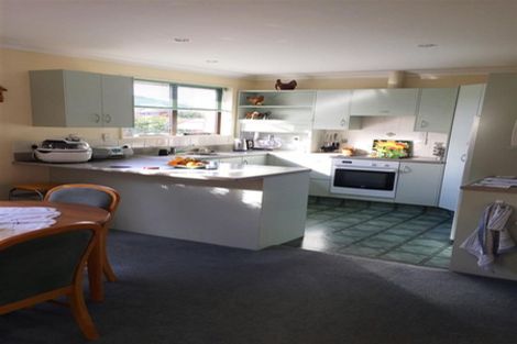 Photo of property in 3 Elsom Lane, Avonhead, Christchurch, 8042