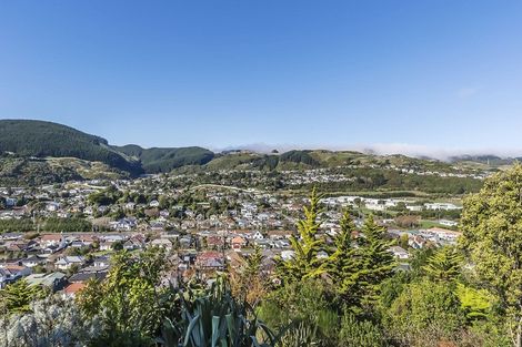 Photo of property in 69 Fyvie Avenue, Tawa, Wellington, 5028