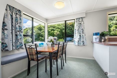 Photo of property in 12 Holmes Grove, Naenae, Lower Hutt, 5011
