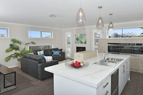 Photo of property in 67 Stace Hopper Drive, One Tree Point, 0118