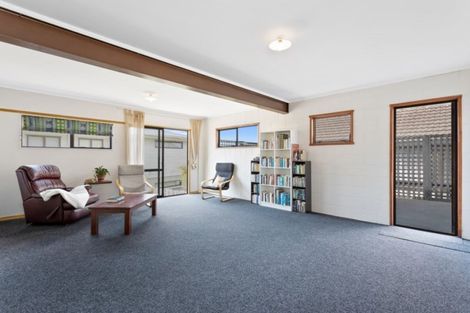 Photo of property in 1/126 Carlisle Road, Browns Bay, Auckland, 0632
