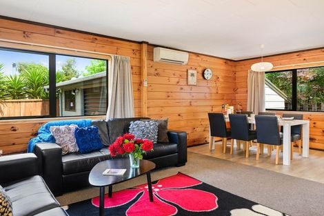 Photo of property in 1 Darroch Street, Fairy Springs, Rotorua, 3015