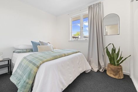 Photo of property in 99 Wallace Road, Mangere Bridge, Auckland, 2022