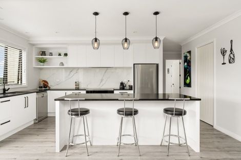 Photo of property in 5 Manotini Way, Pyes Pa, Tauranga, 3112