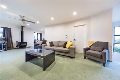 Photo of property in 8 Lorelei Place, Opaheke, Papakura, 2113