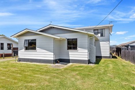 Photo of property in 97 College Road, Edgecumbe, 3120