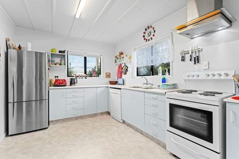 Photo of property in 8a Ladies Mile, Manly, Whangaparaoa, 0930