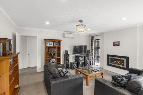 Photo of property in 160 Travis Road, New Brighton, Christchurch, 8083