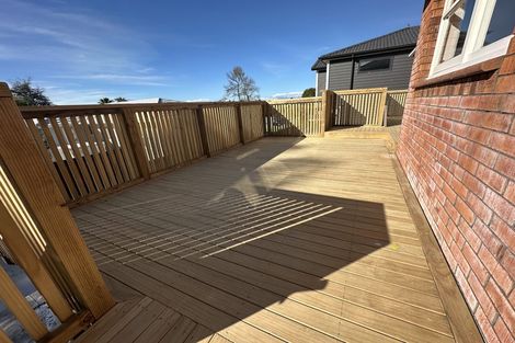 Photo of property in 25b Borrowdace Avenue, Botany Downs, Auckland, 2010