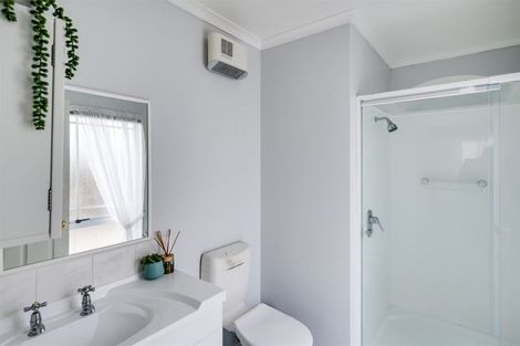 Photo of property in 525a Main North Road, Bay View, Napier, 4104