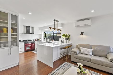 Photo of property in 27 Byblos Place, The Gardens, Auckland, 2105