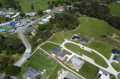 Photo of property in 17 Manaaki Circle, Paparoa, 0571