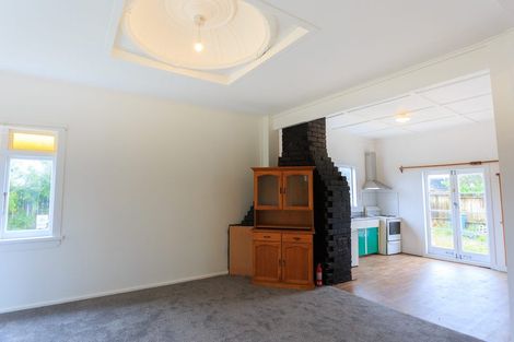 Photo of property in 11 Clayburn Road, Glen Eden, Auckland, 0602