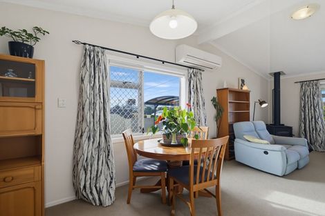 Photo of property in 18 Bell Street, Otane, 4202