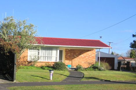 Photo of property in 15 Gerrand Place, Chedworth, Hamilton, 3210