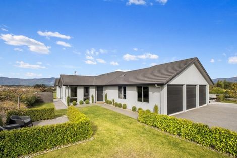 Photo of property in 1 Hardie Place, Albert Town, Wanaka, 9305