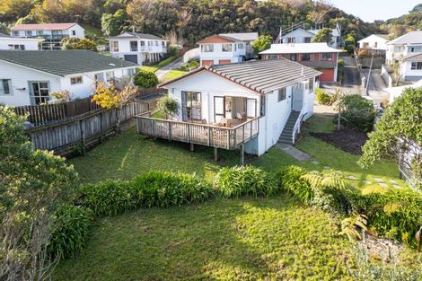 Photo of property in 65 Percy Dyett Drive, Karori, Wellington, 6012