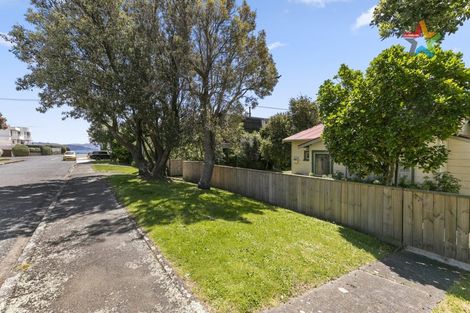 Photo of property in 22 Miro Street, Eastbourne, Lower Hutt, 5013