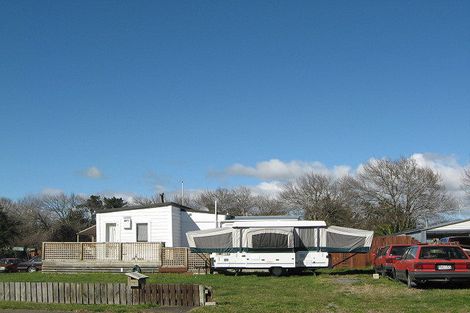 Photo of property in 1 Holt Place, Waipukurau, 4200
