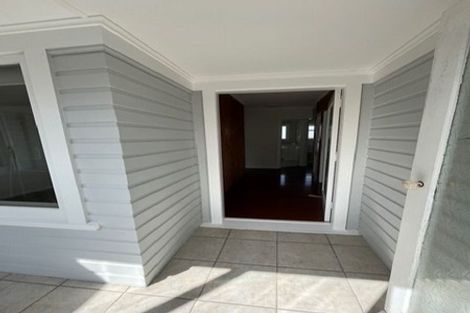 Photo of property in 2/15 Merton Avenue, Glenfield, Auckland, 0627