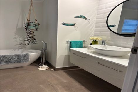 Photo of property in 105 Kaipara Portage Road, Riverhead, 0820