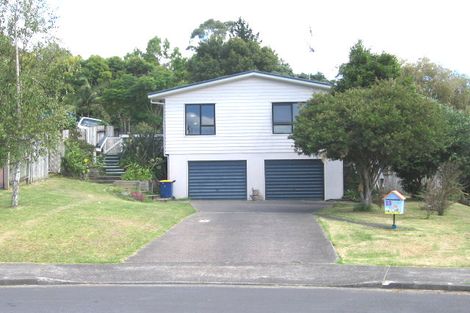 Photo of property in 13 Emery Grove, Bayview, Auckland, 0629