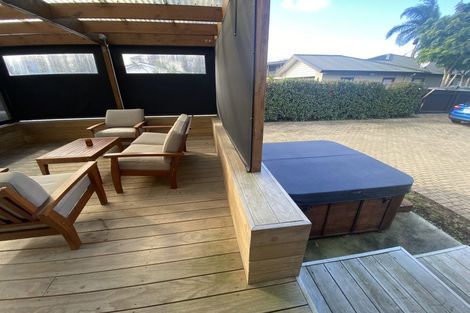 Photo of property in 12 Millen Place, Clarks Beach, 2122